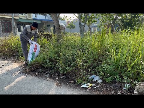 People were happy to see us cleaning up the overgrown sidewalk in front of their house