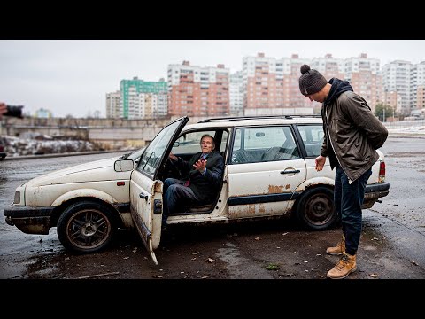 Дедушка не в силах оживить свой убитый Пассат на пенсию