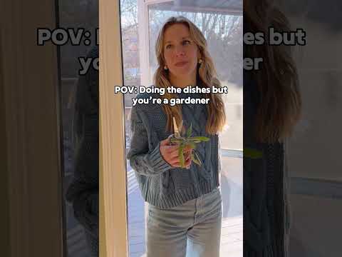 Tell me I’m not the only one who gets distracted by the garden😅🌱#garden #meme #funny #plantmom