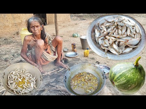 Poor old widow Grandma Cooking PUTI FISH curry with Pumpkin in traditional method||rural life india