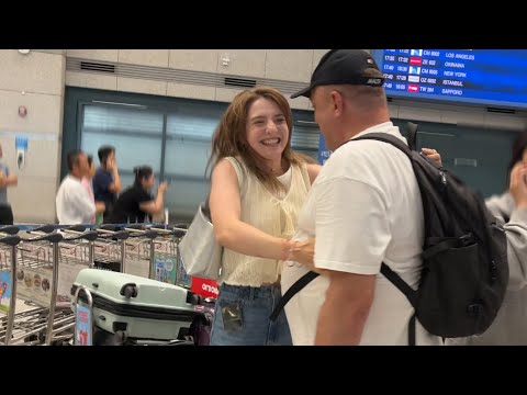 Ukrainian wife finally meets dad in Korea after 8 years