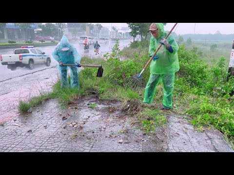 It was horrible when we cleaned the sidewalk in the rain and the stench was coming up