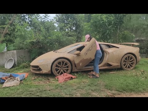 Can the girl restore a car that has been abandoned for 25 years?