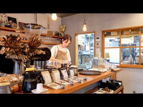 Amazing Latte Art by a Japanese Woman Barista – A Day in the Life at a Specialty Coffee Shop