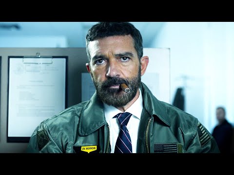 退役兵王沦落成商场保安，顶级雇佣兵以为是软柿子，结果被他一人团灭！一口气看完《王牌保安》