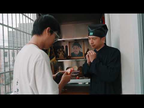 在江西碰到一位90后，祖上四代都是道士，给我展示了祖传的法器…