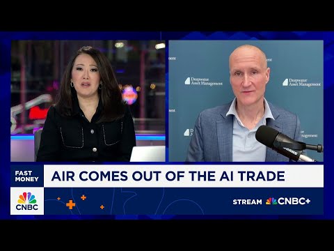 Oracle may underperform compared to other large cap AI stocks in 2026, says Deepwater's Gene Munster