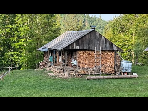 Life in the Mountains in a house without light of an elderly woman Far from Civilization.