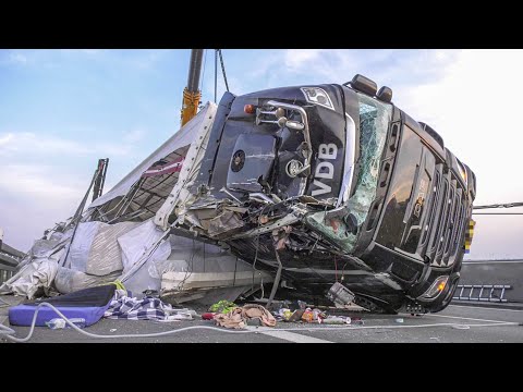 09.05.2022 - Recovery of a crashed semi truck