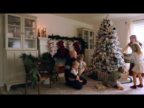 Quiet Christmas at Home as a family of 6 | Simple Traditions & Decor, Mantel project