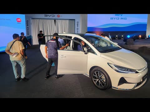 BYD M6 MPV is a family EV that does 4-500km while you Karaoke inside