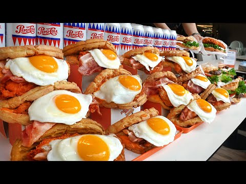 예상치 못한 환상의 조합!? 와플 속에 통큰 치킨이 들어가 더 맛있는 미국식 수제 와플버거┃Chicken waffle burger / Korean street food