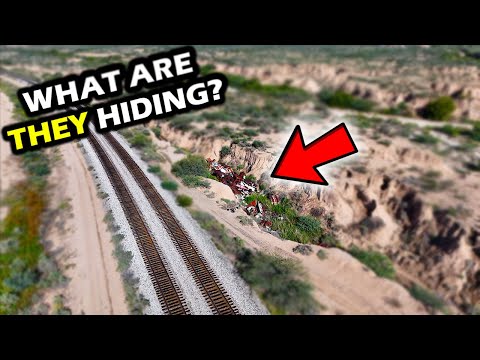 I Found A Strange Cluster of "Something" in the Desert Using Google Earth...This is Not Normal!