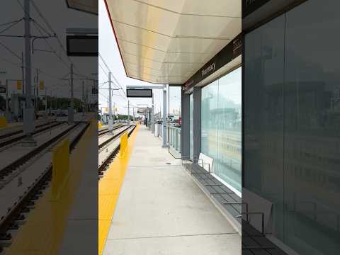 Fly through Line 5 Eglinton's Pharmacy stop