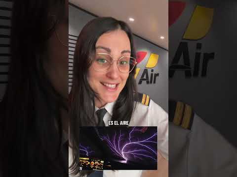 Auroras, Rayos Rojos y Fuego de San Telmo desde la Cabina ⛈️⚡ | One Air