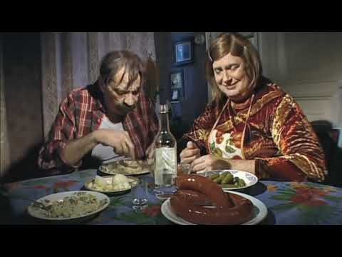 Городок. Олейников и Стоянов обедают - 2