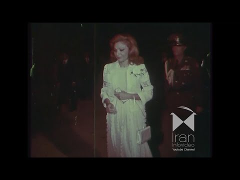 افتتاح جشن هنر توسط شهبانو فرح در سال ۱۳۵۴