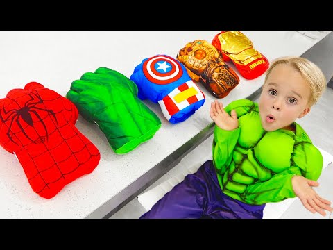 Chris ve arkadaşlarıyla süper kahramanlar ve büyülü kostümler hakkında çocuk hikayeleri