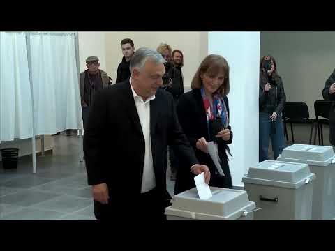 Hungarians vote in landmark election