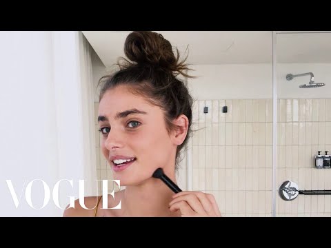 Taylor Hill's 10-Minute Guide to Her Fall Look | Beauty Secrets | Vogue