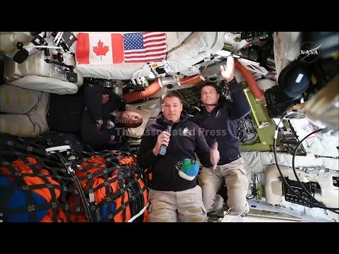 'We saw some extraordinary things' - astronauts give briefing aboard Artemis II