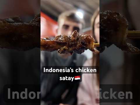Trying indonesia’s chicken satay 🇮🇩