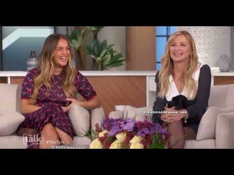 Jessica Capshaw y Camilla Luddington en The Talk