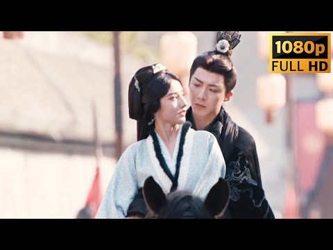 Heart-fluttering, Wei Shao leads Xiao Qiao on horseback in the sunset.