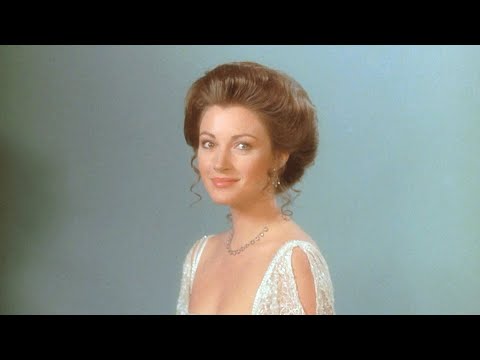 如果时光能倒流，谁会在回忆里等你，一段跨越七十年的美好爱情，6万人打出7.8高分，20分钟看完1980年奇幻爱情电影《时光倒流七十年》