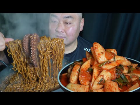 김이 모락모락 !! 고민 필요없는 동석이 먹방 🤔 