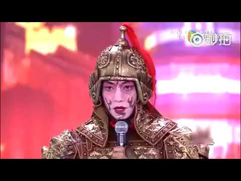 撒贝宁假扮选手去《出彩中国人》,表演加说话加起来有十几分钟,台下的嘉宾(嘉宾都认识小撒的)居然没有认出来。