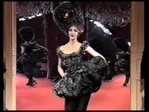 ♦ Vivienne Westwood | Autumn/Winter 1993-1994: "Anglomania" ♦