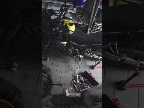 Adventure Bike Maintenance: Changing tires without experience.. #struggle #tuareg660 #aprilia