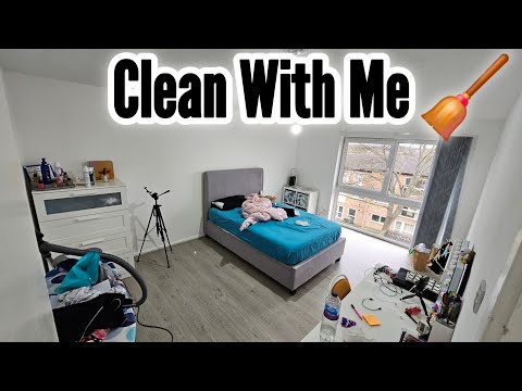 CLEAN WITH ME