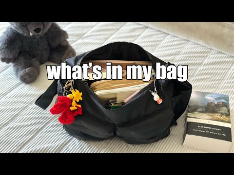 what’s in my bag | everyday essentials - UNIQLO Shoulder Bag