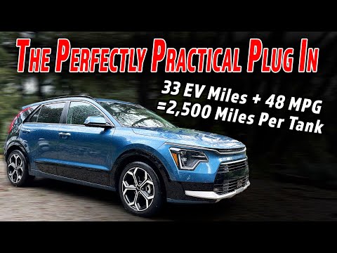 Kia's Niro Plug-in Hybrid Makes More Sense Than Most EVs | 2023 Niro PHEV Review