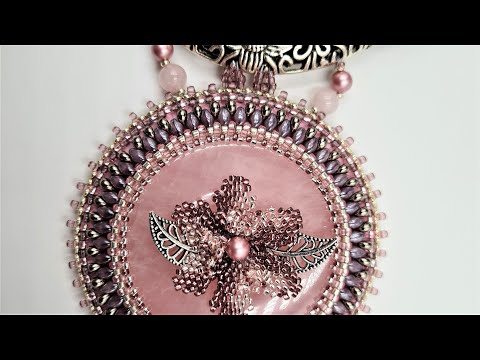 Нежный кулон из розового кварца Нежнее нежного на чокере своими руками.