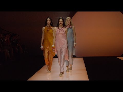 Emporio Armani - 2016 Spring/Summer Womenswear Fashion Show