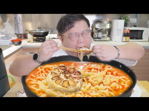 【再食就中風】黑白大廚惹味宵夜 - 蒜香辛辣麵！米芝蓮三星大廚食譜！做法極簡單！好好味呀！