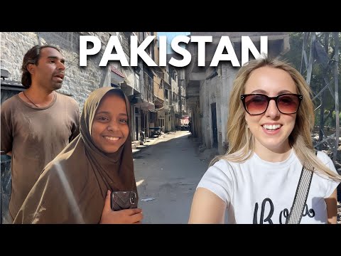 These People Call Pakistans Crumbling Fort Home 🇵🇰