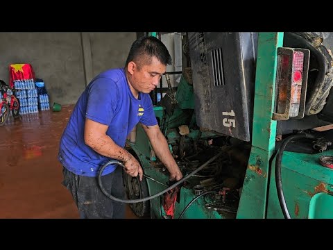 Rescue flooded forklifts due to prolonged floods. How to handle a flooded car
