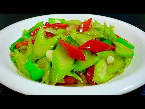 When frying celery, remember not to blanch it, restaurant chefs always do this, it is nutritious