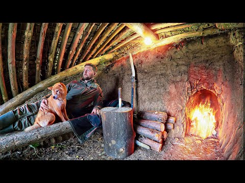 HIDING FROM BAD WEATHER IN A DUGOUT | BACK TO THE HOUSE UNDERGROUND | Life in TAIGA - Lesnye