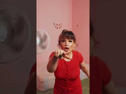 thereβs a fan in the room..which one of u is it π¦©