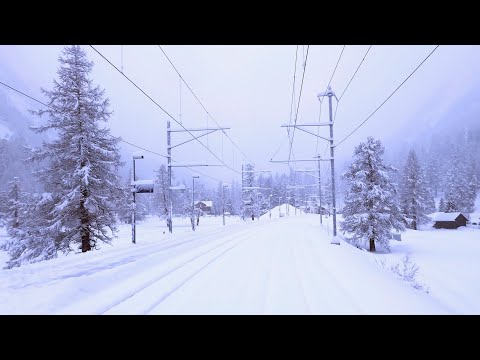 ★ 4K 🇨🇭 St. Moritz - Chur Glacier express cab ride w/ heavy snowfall [02.2024] Führerstandsmitfahrt