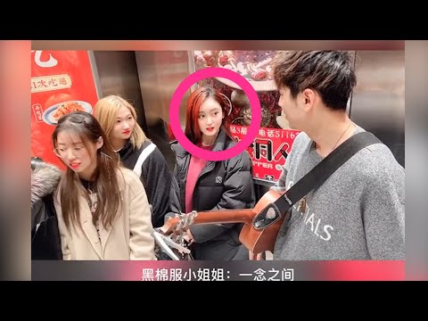 小伙电梯里面唱歌，只要你不要尴尬，尴尬的就是别人