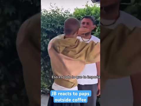 #justinbieber #reacts to #paparazzi  with friends  outside coffee.#california #palmsprings