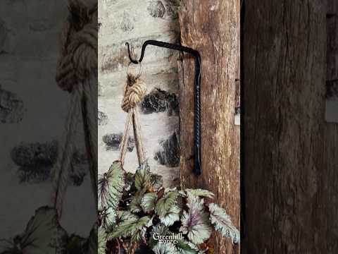 Forging a plant hanger hook #blacksmithing #anvil #forge