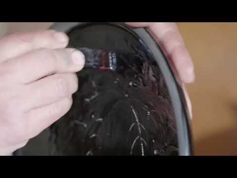 鎌倉彫職人の製作風景「技と音」