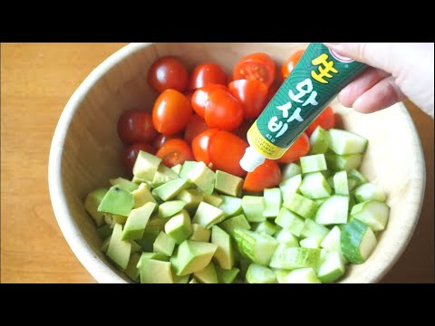 이 소스면 오이 한상자도 모자라겠어요. 오이를 가장 맛있게 먹는 4가지 방법. 오이 아보카도 방울토마토  여름 샐러드